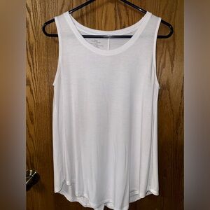Classic White Sleeveless Tank Top - Women